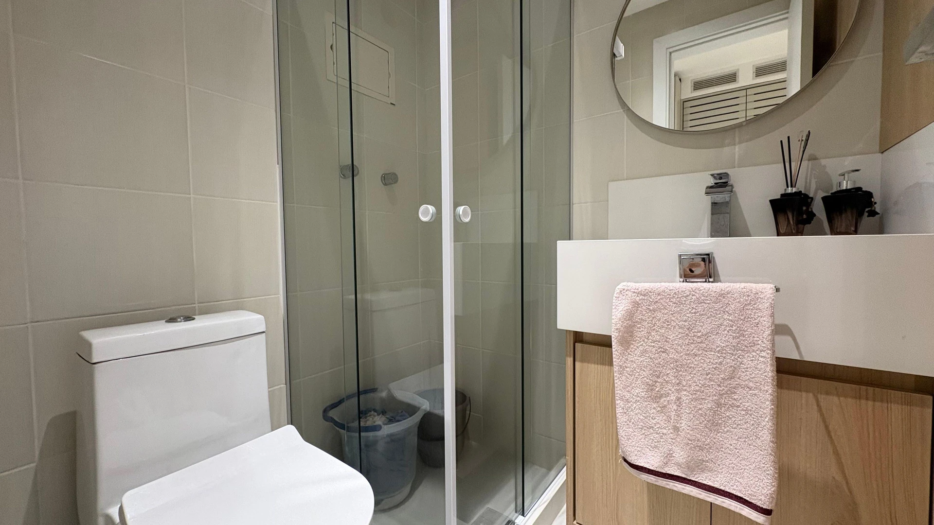 Jacuzzi in a 5-bedroom apartment, 217 m² — photo 63