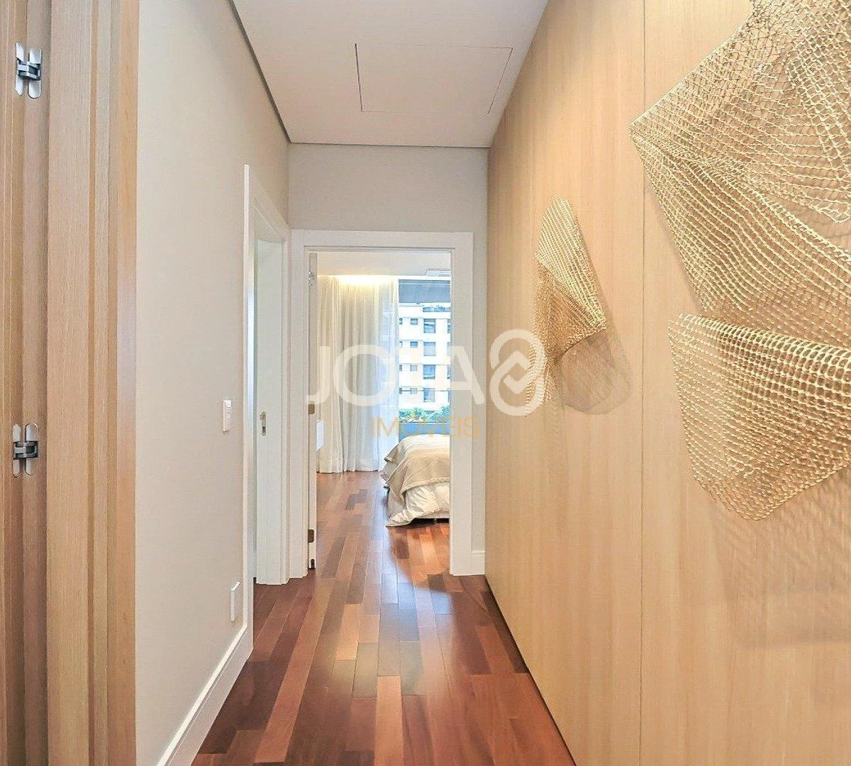 Furnished 195 m² apartment with 2 en-suite bedrooms — photo 25