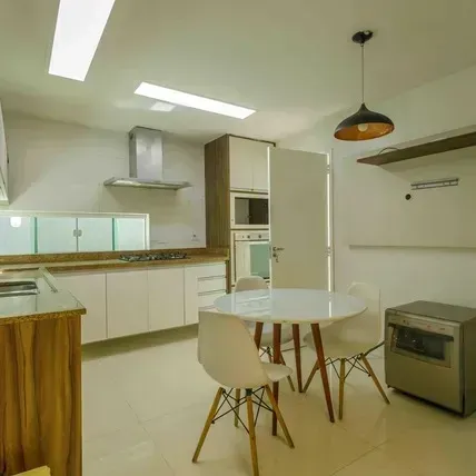5-bedroom house with a bathtub in Rio de Janeiro — photo 4