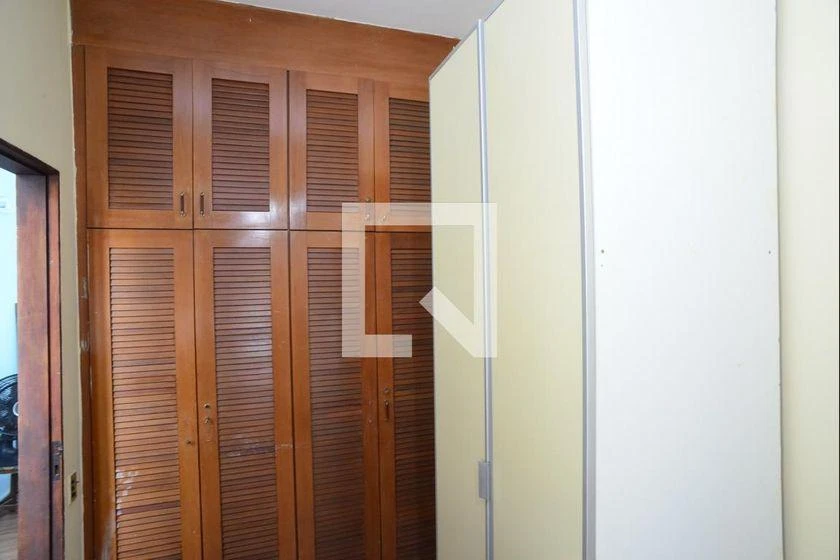 Unfurnished 6-bedroom apartment with 340 m² — photo 49