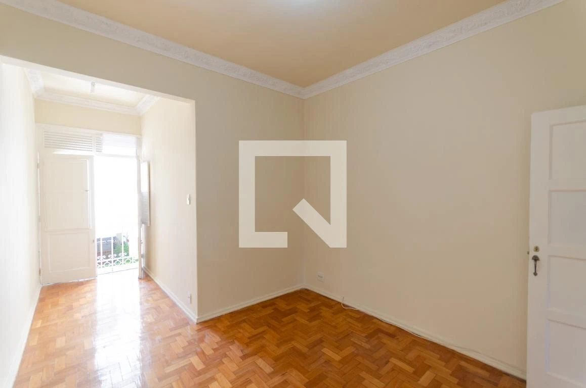 2-bedroom apartment with wood or laminate floors — photo 27