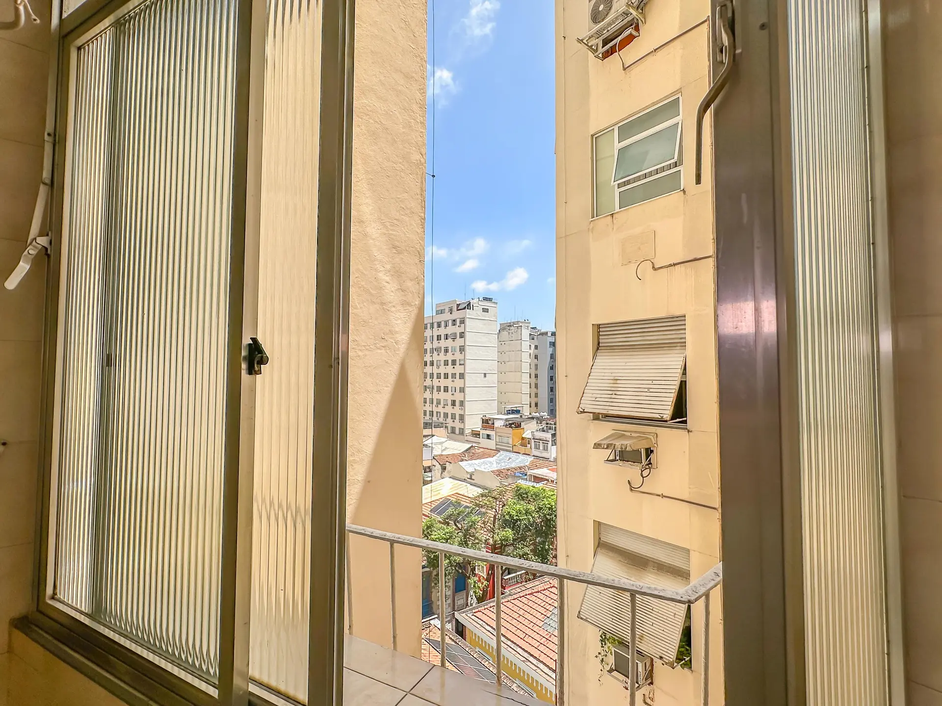 140 m² apartment with a jacuzzi and a bathtub — photo 10