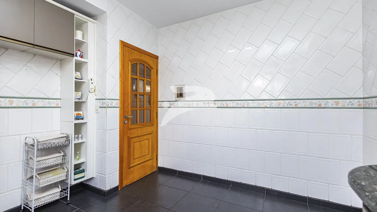 House with 3 bedrooms and a private BBQ area — photo 7