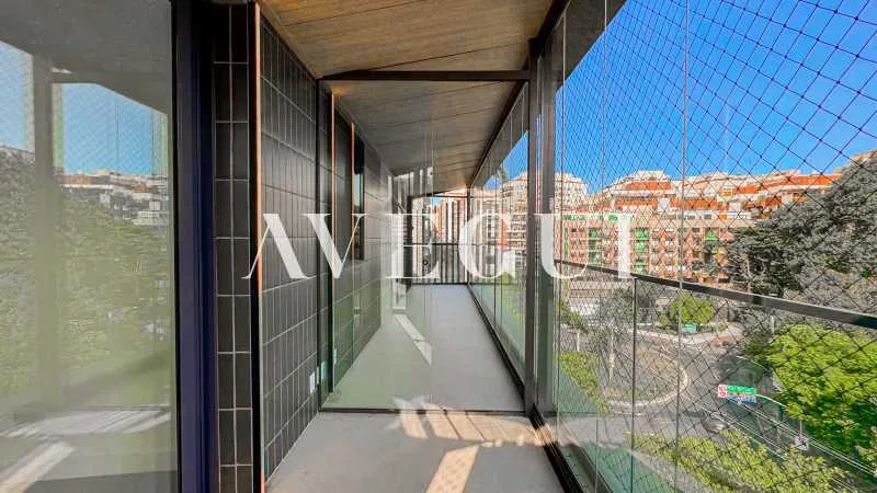 3-bedroom apartment in a building with a pool — photo 19