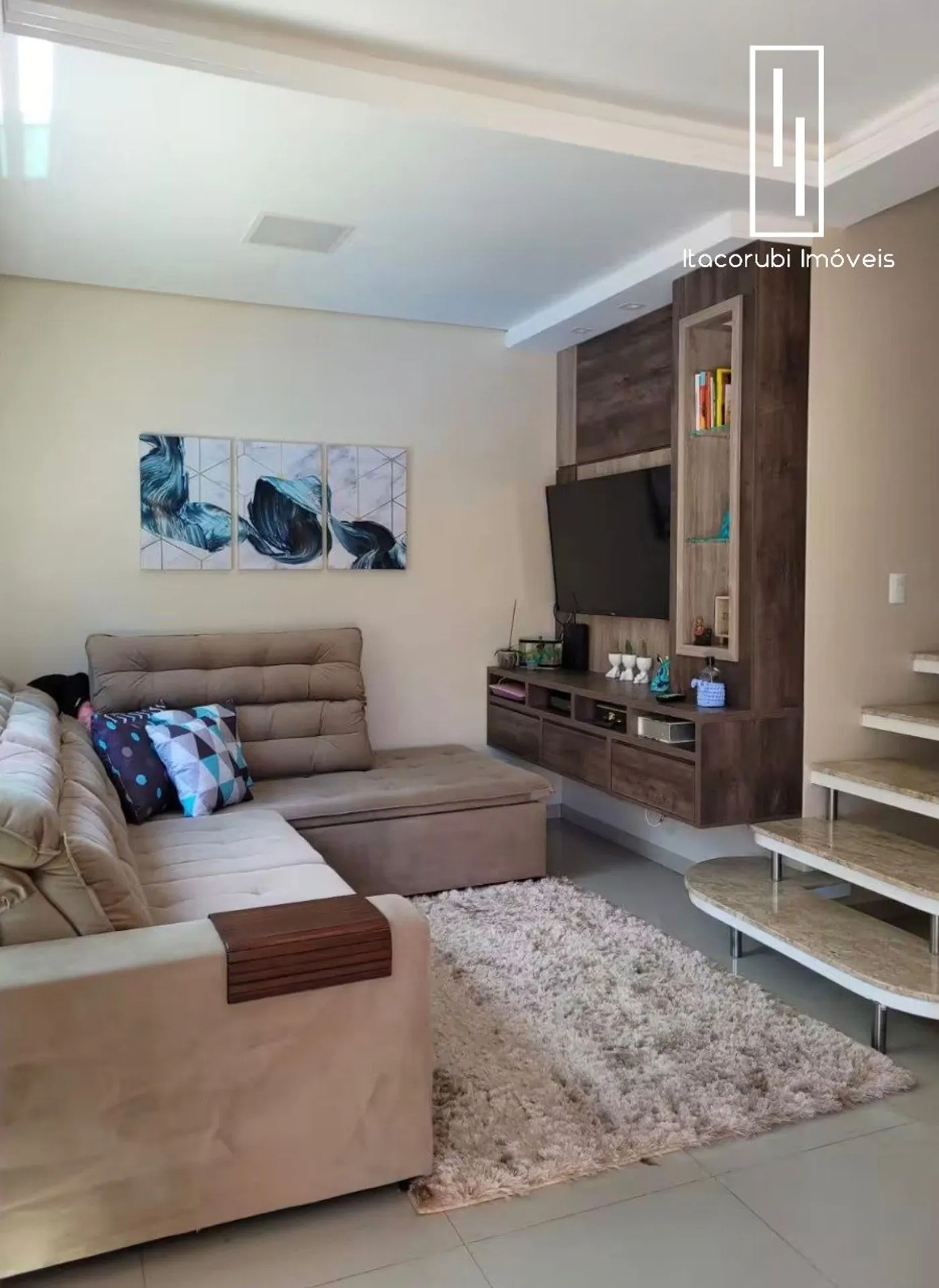 Furnished 2-bedroom house with an en-suite and pool — photo 30