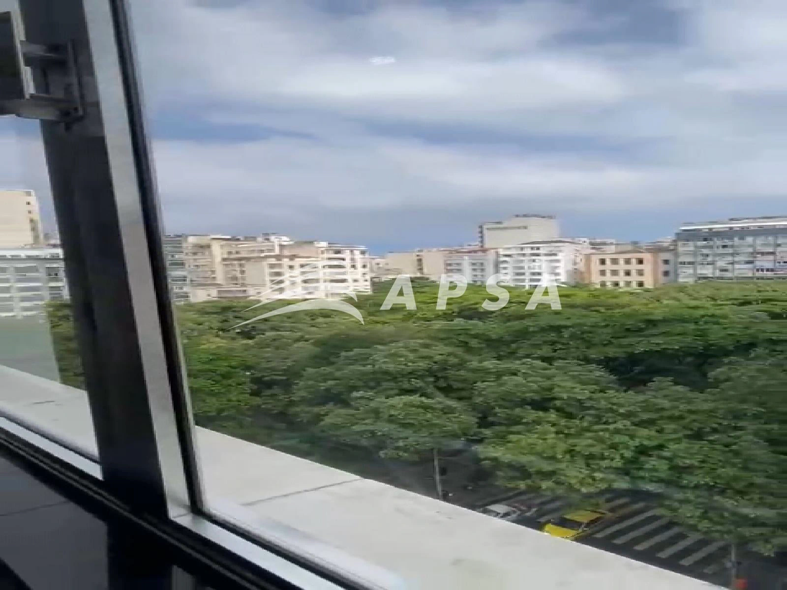 Furnished 1-bedroom apartment with enclosed balcony — photo 19