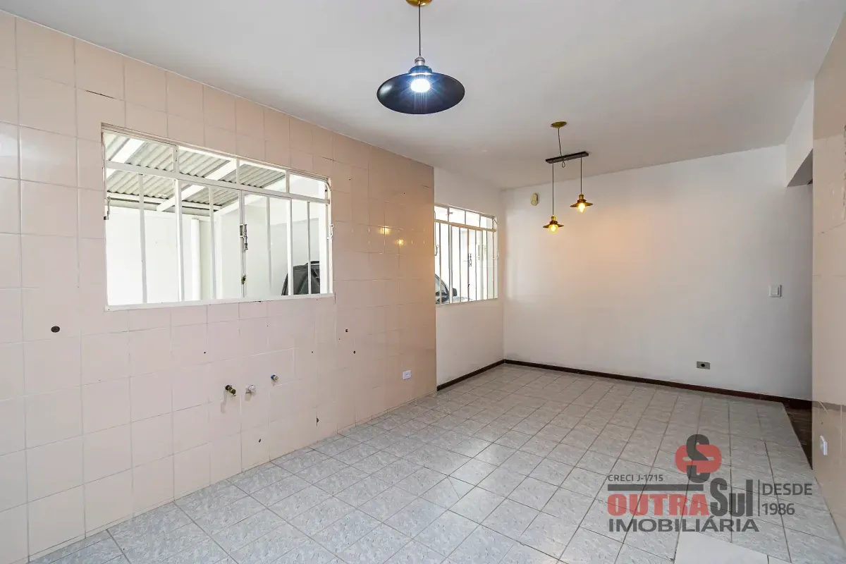 Casa, 215 m², com piso de madeira ou laminado — photo 17