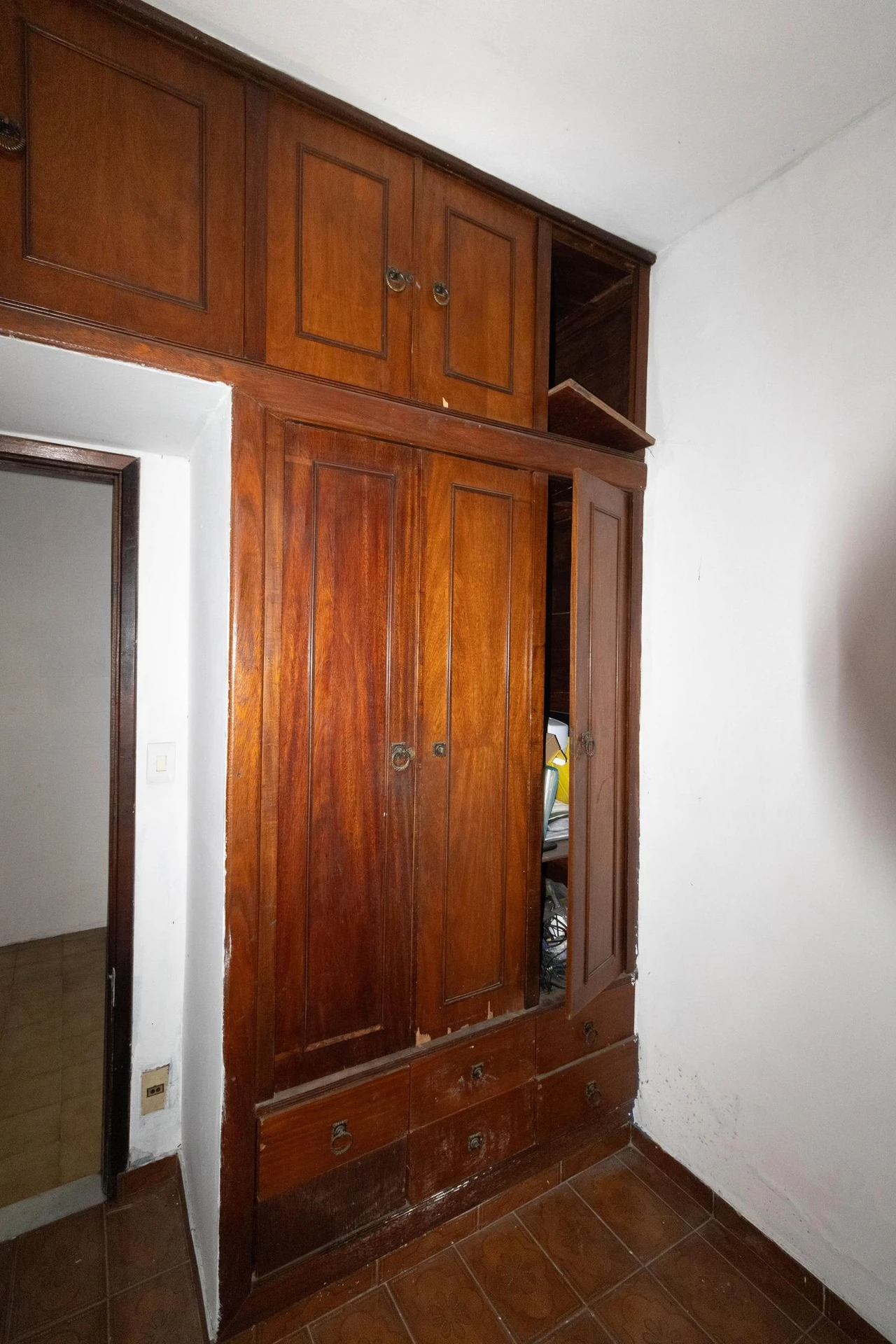House with 4 bedrooms and 1 bathroom, separate kitchen — photo 14