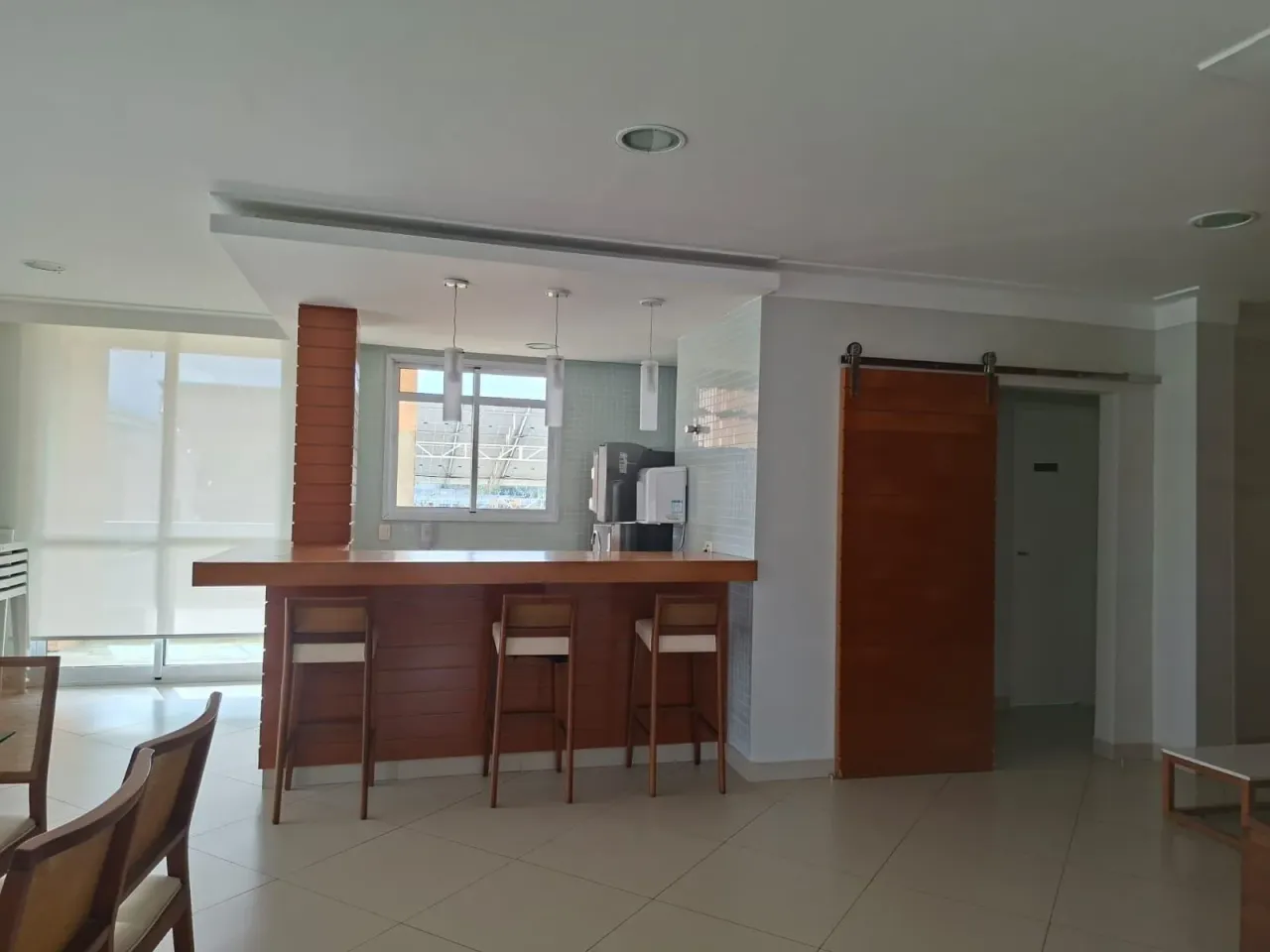 Apartamento sem mobília com 3 quartos e varanda — photo 17
