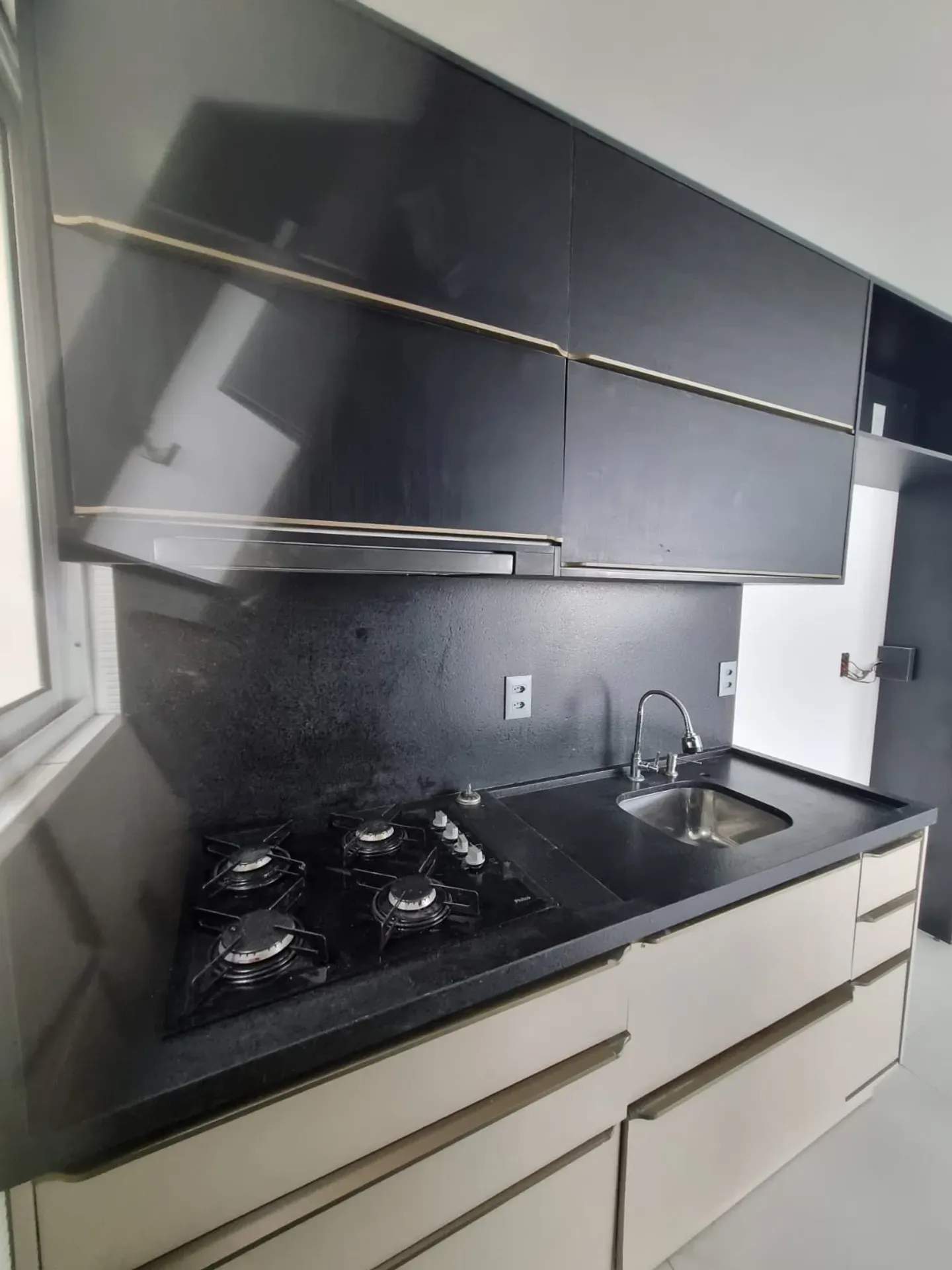 Apartment on the 5th floor with a grill on the balcony — photo 6