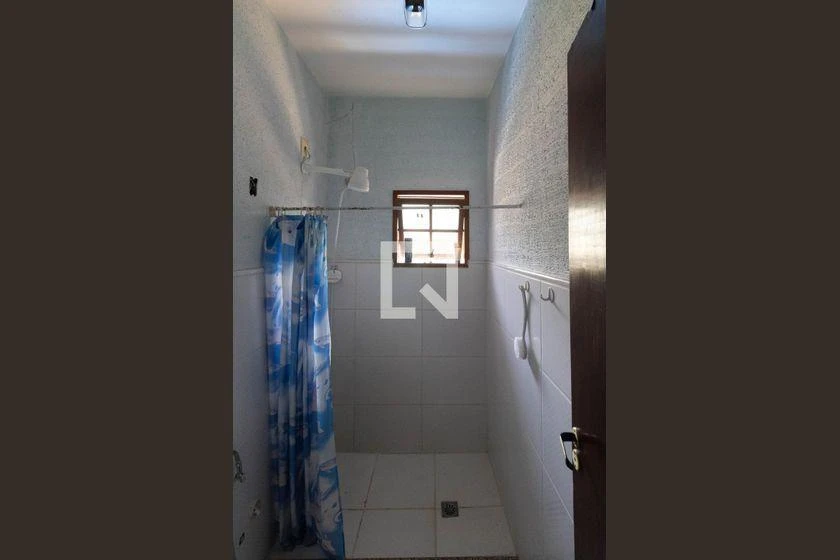 Furnished house with 4 bedrooms and 290 m² — photo 30
