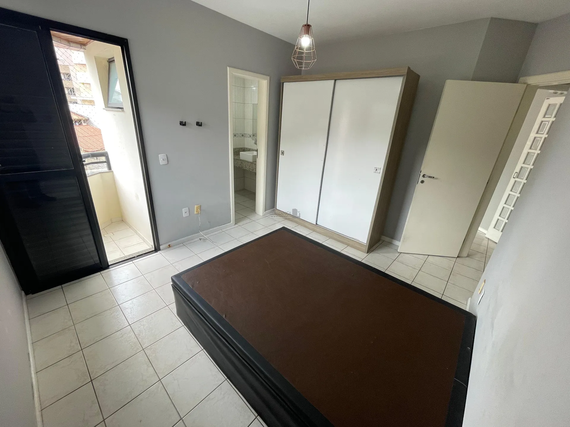 Квартира с 3 спальнями и 1 спальней с ванной, 105 м² — photo 31