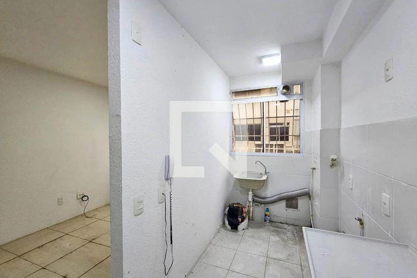 2-bedroom apartment in a building with a gym — photo 9