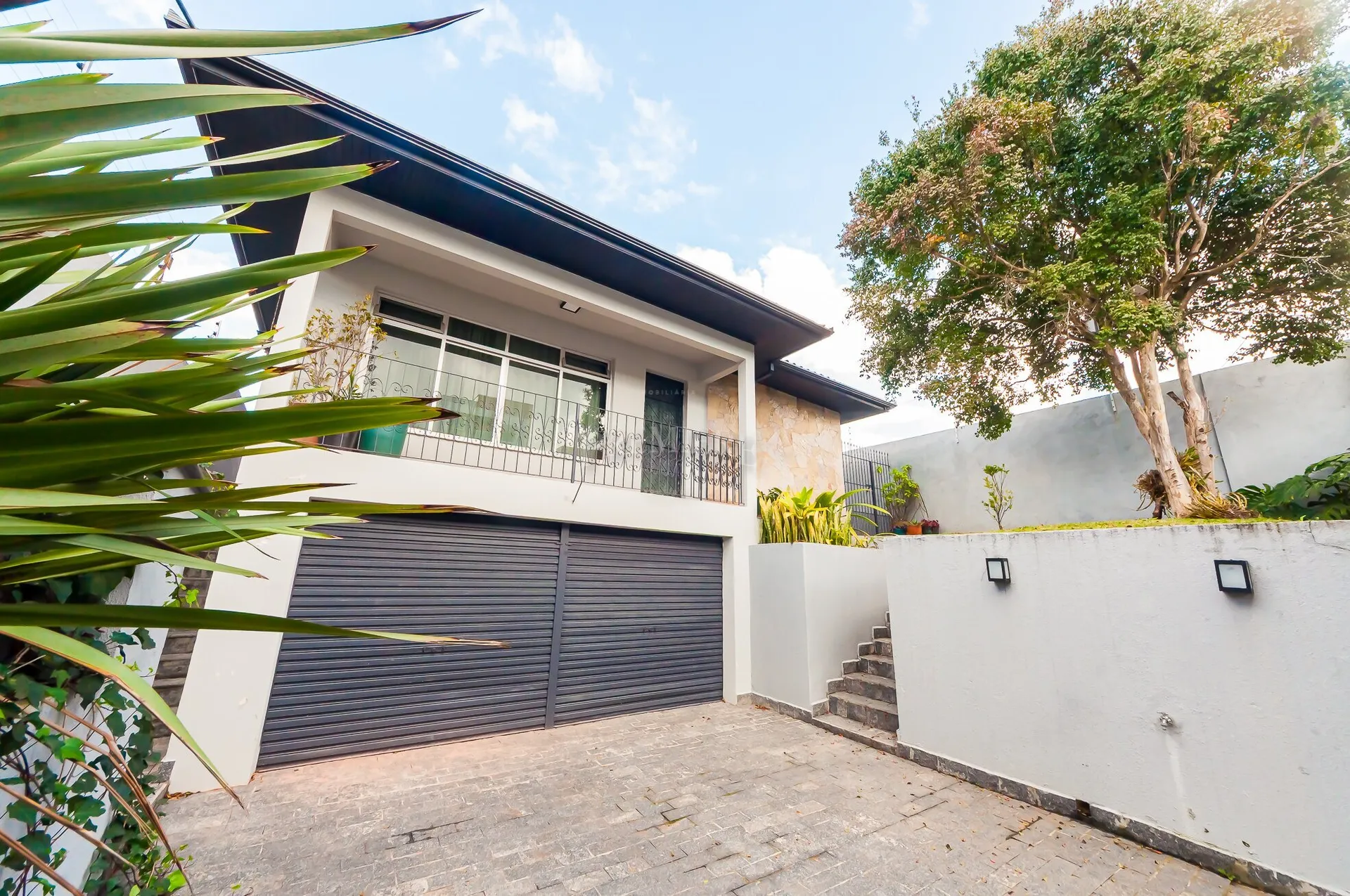 230 m² unfurnished apartment with 4 bedrooms and private garden — photo 34