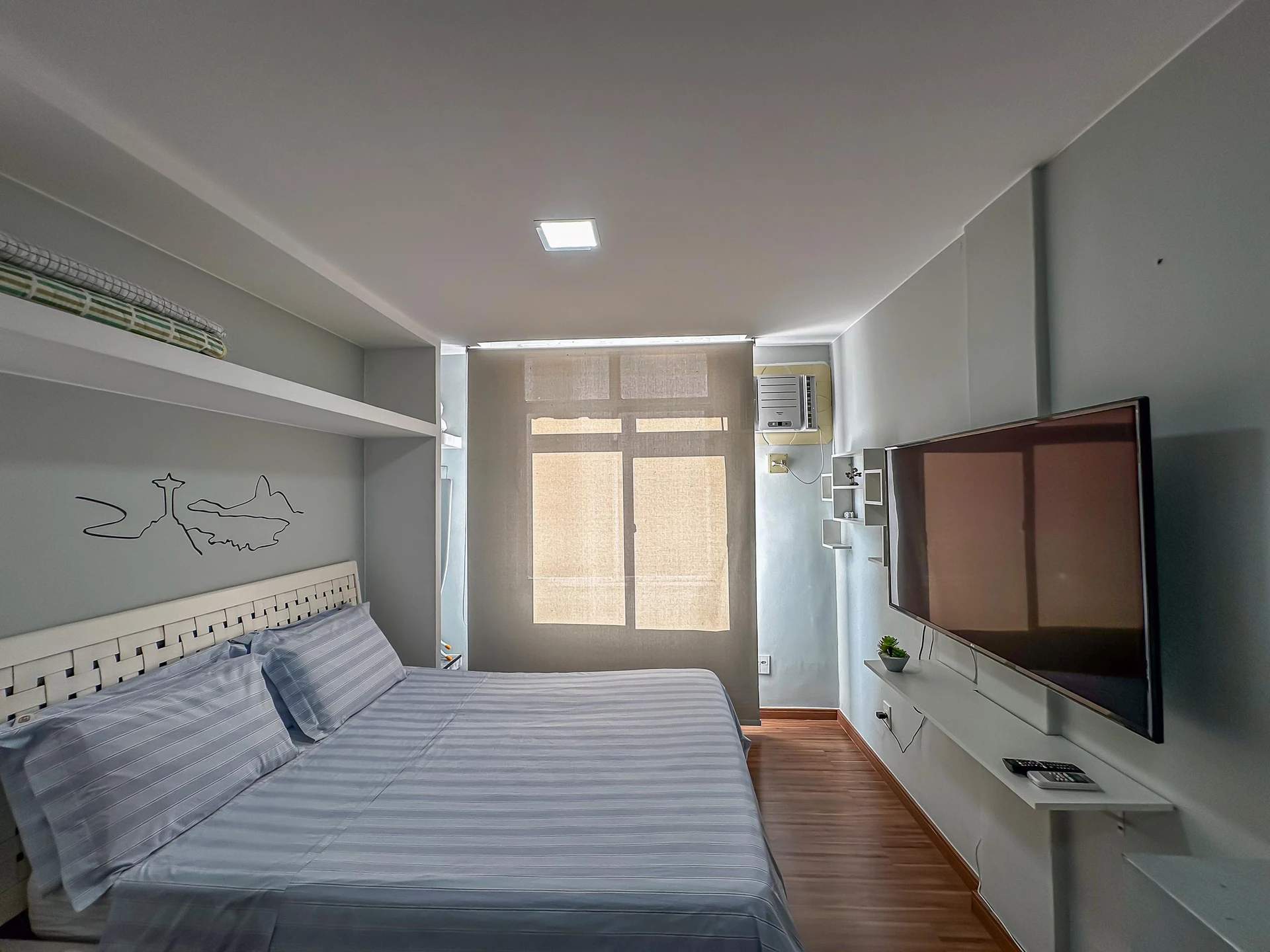 Estudio amueblado con 1 dormitorio y 1 baño