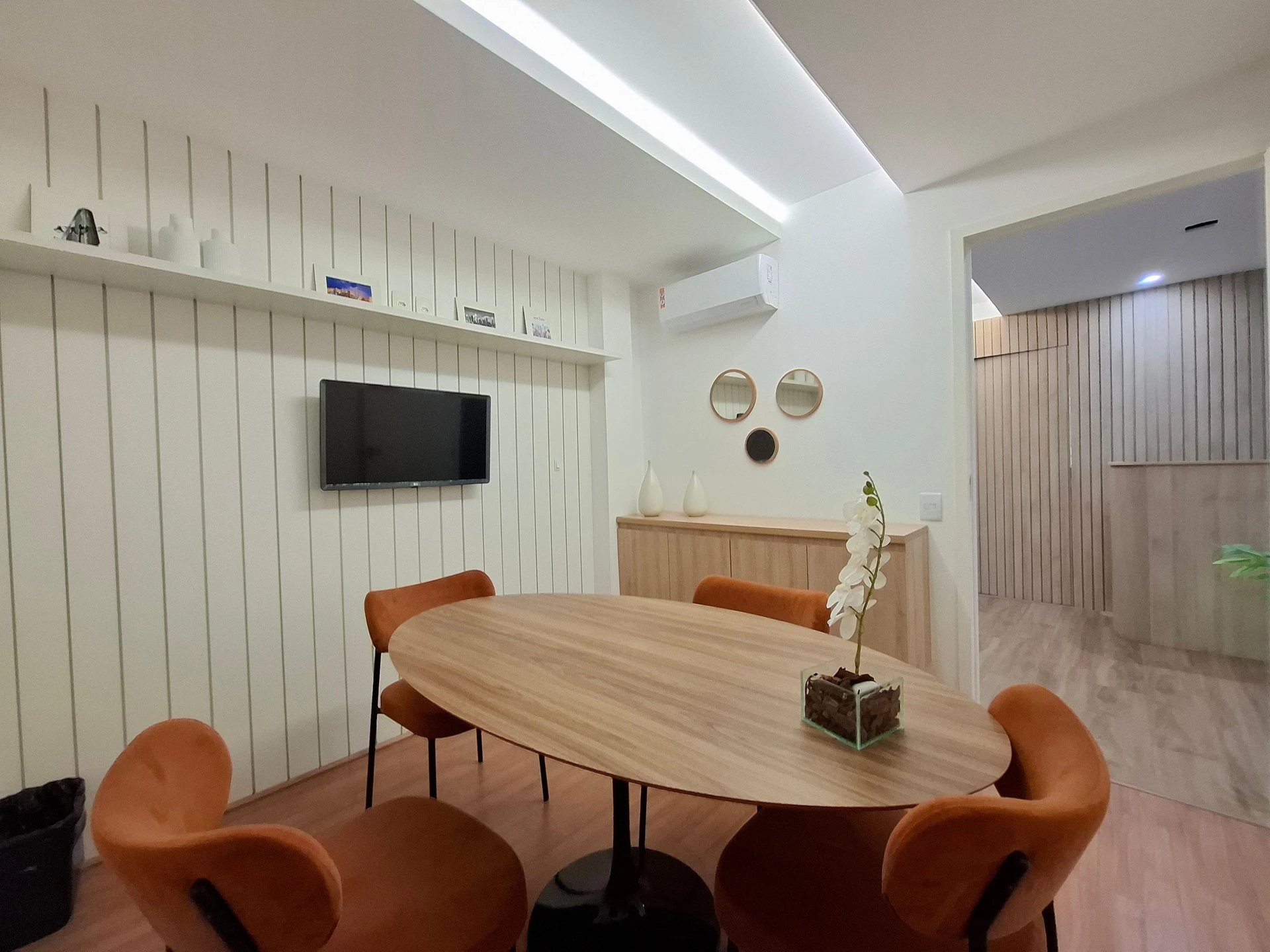 Furnished 2-bedroom apartment with 2 bathrooms — photo 25