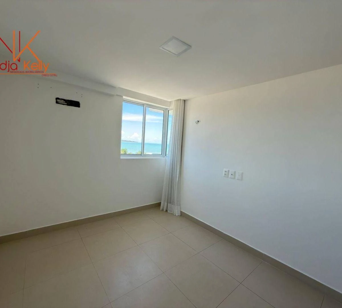 Apartment, 62 m², with a glass-enclosed balcony — photo 24