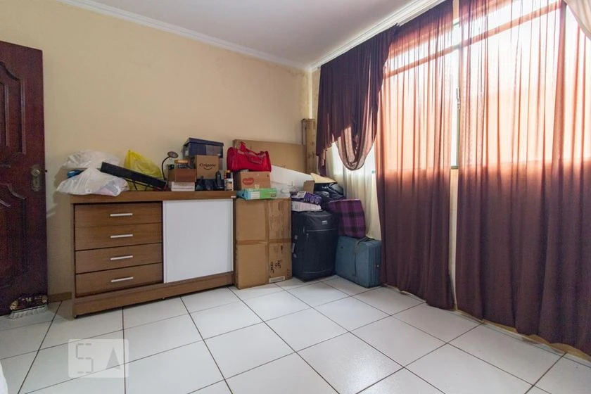 House with 4 bedrooms and 3 bathrooms, no parking — photo 12