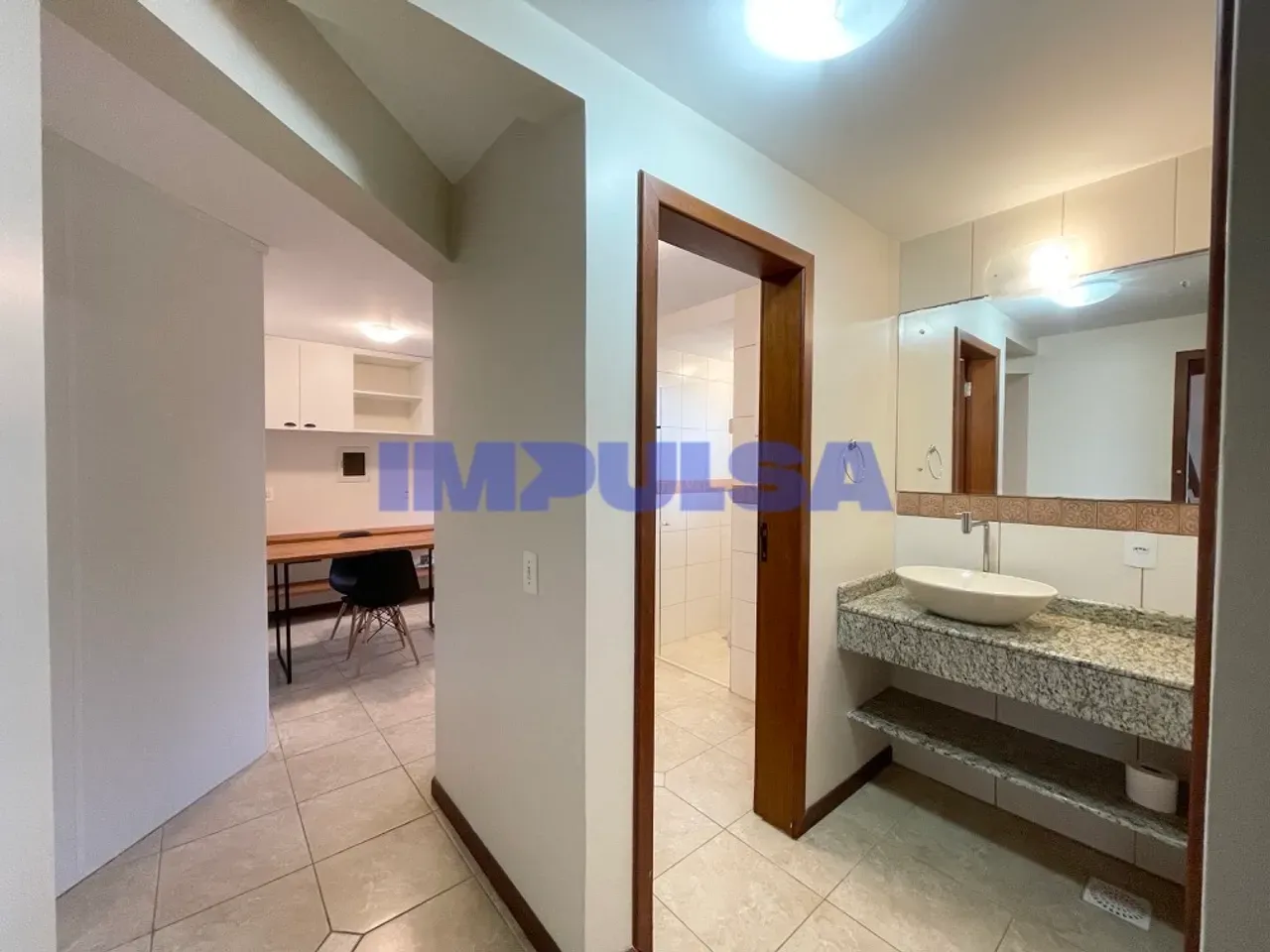 Furnished 1-bedroom apartment with 1 parking spot — photo 15