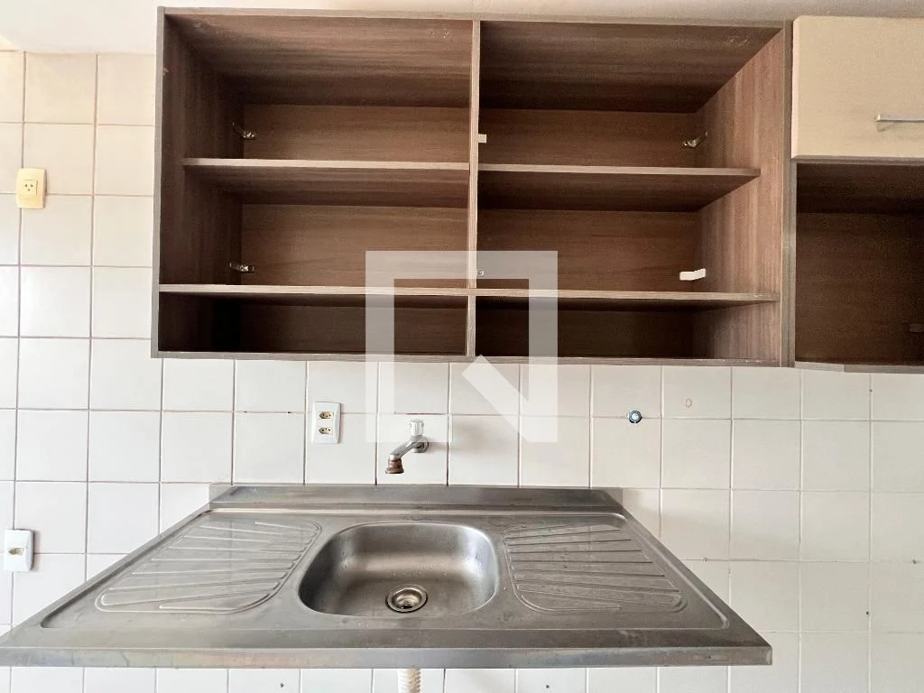 Apartamento de 2 quartos com área de lavanderia — photo 16
