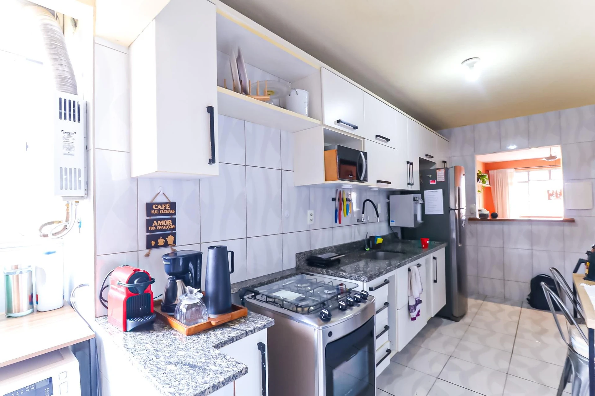 Furnished 2-bedroom apartment with open-plan kitchen — photo 13