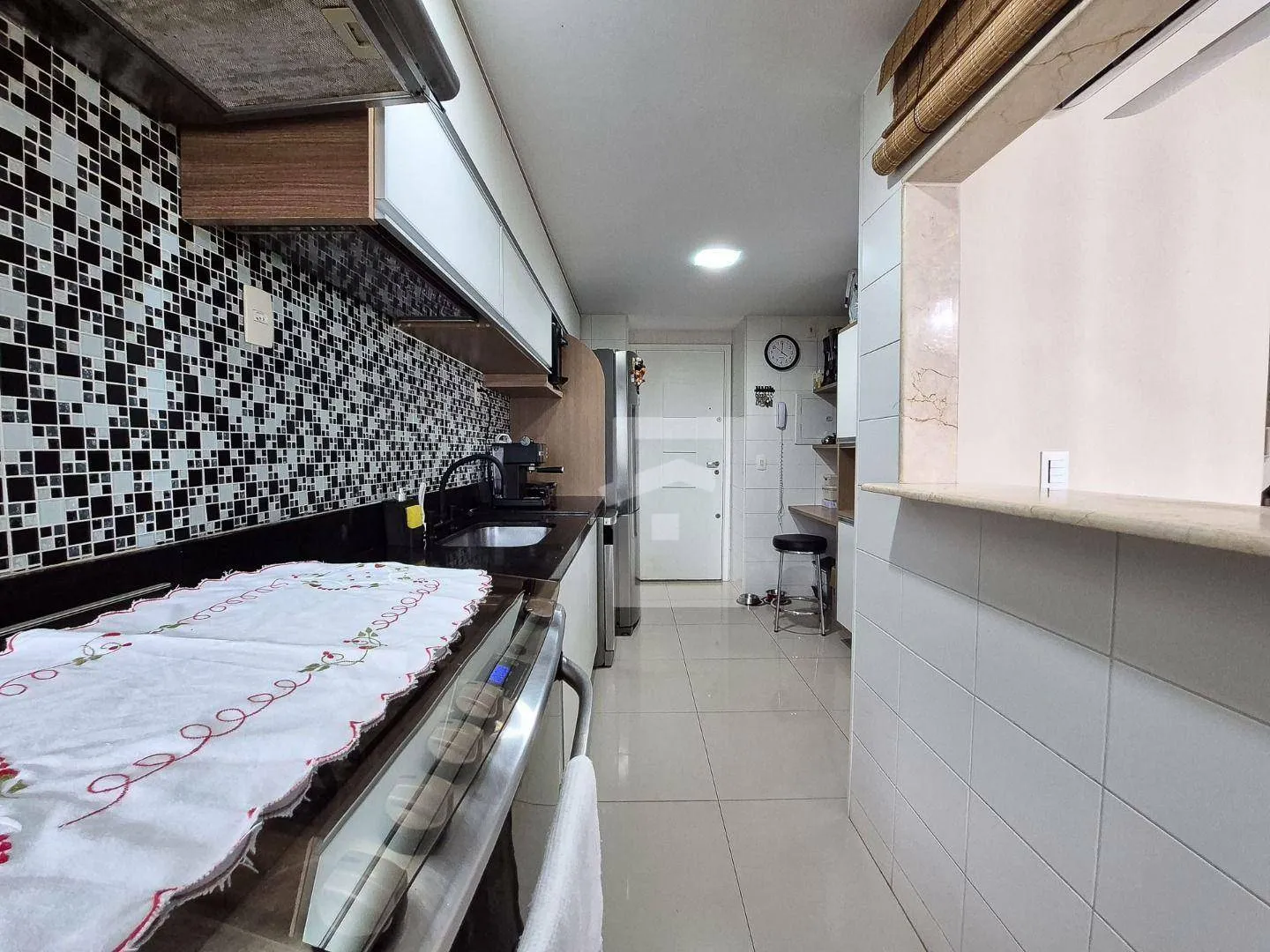 Furnished 235 m² apartment with 4 bedrooms — photo 60