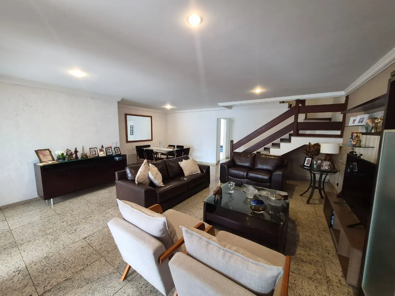 Furnished house for rent with 4 bedrooms and 5 bathrooms — photo 8