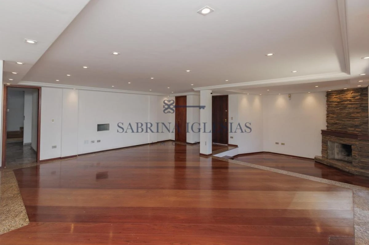 4-bedroom house with a grill on the balcony in Curitiba — photo 41