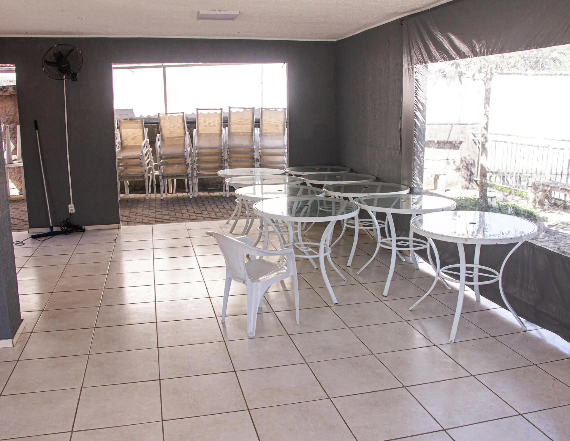 Apartamento com 2 quartos e vaga; cozinha separada — photo 2