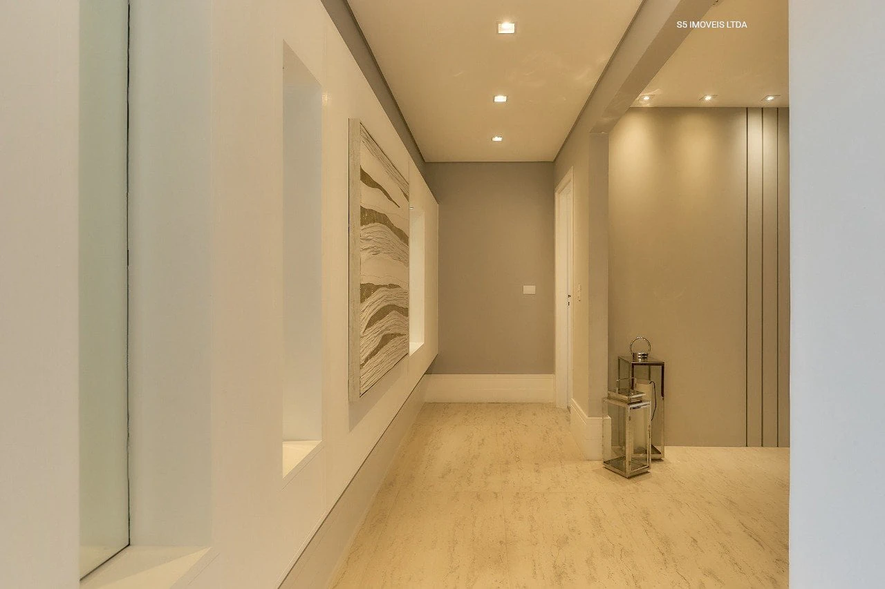 Departamento con ventanales de piso a techo en Curitiba — photo 27