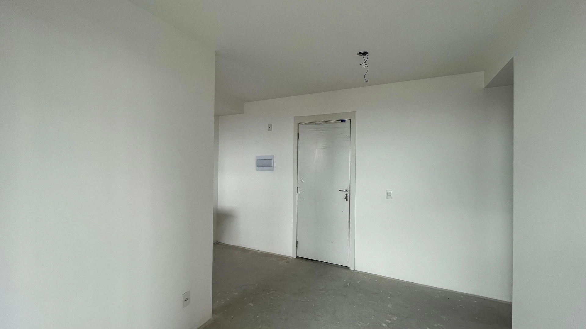 Floor-to-ceiling windows in a 2-bedroom apartment, 45 m² — photo 18