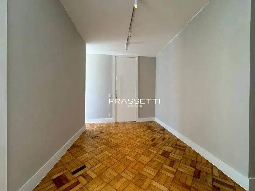 4 quartos e janelas do piso ao teto: apartamento de 460 m² — photo 23