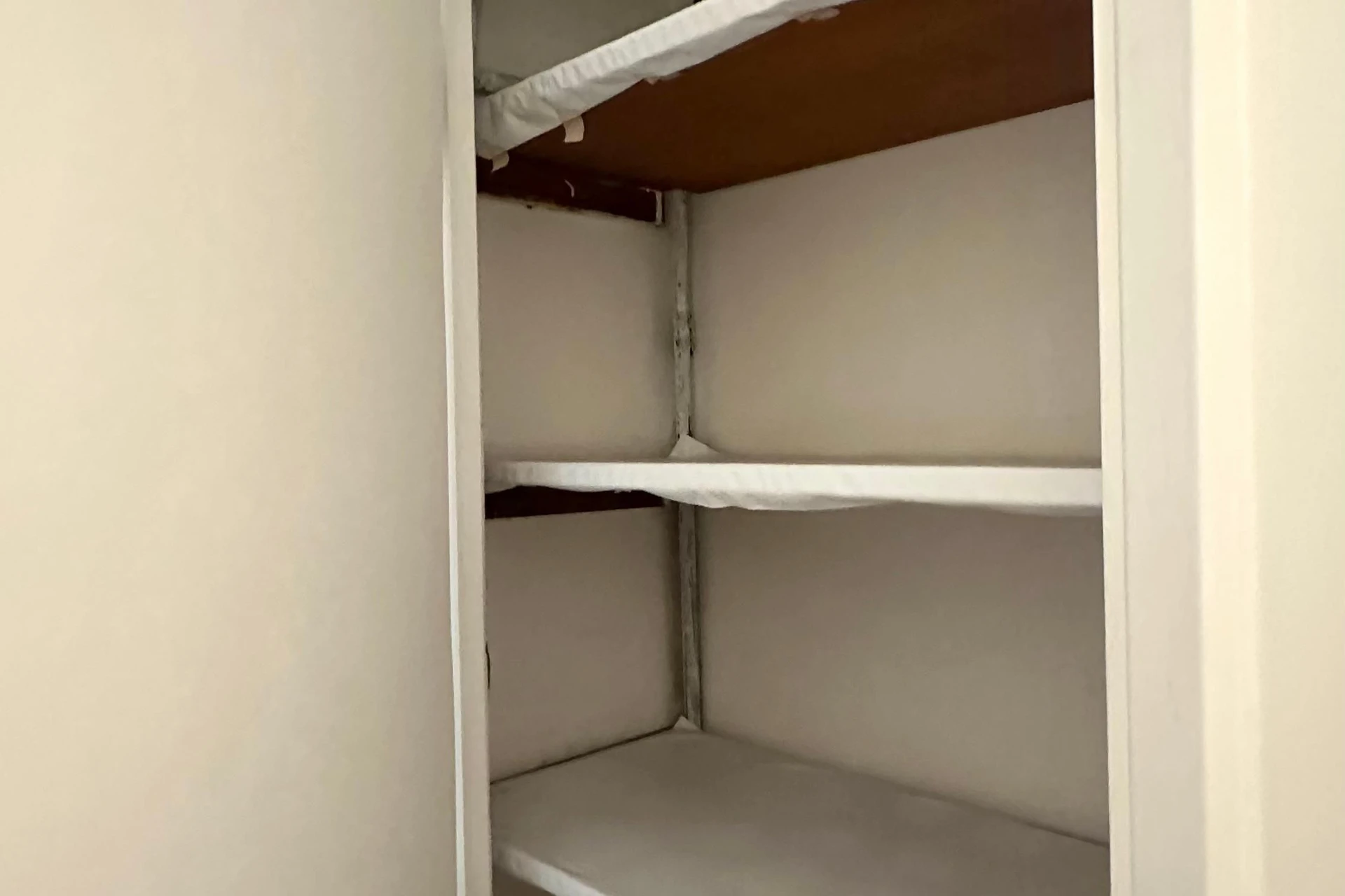 Unfurnished apartment with 2 en-suite bedrooms — photo 46