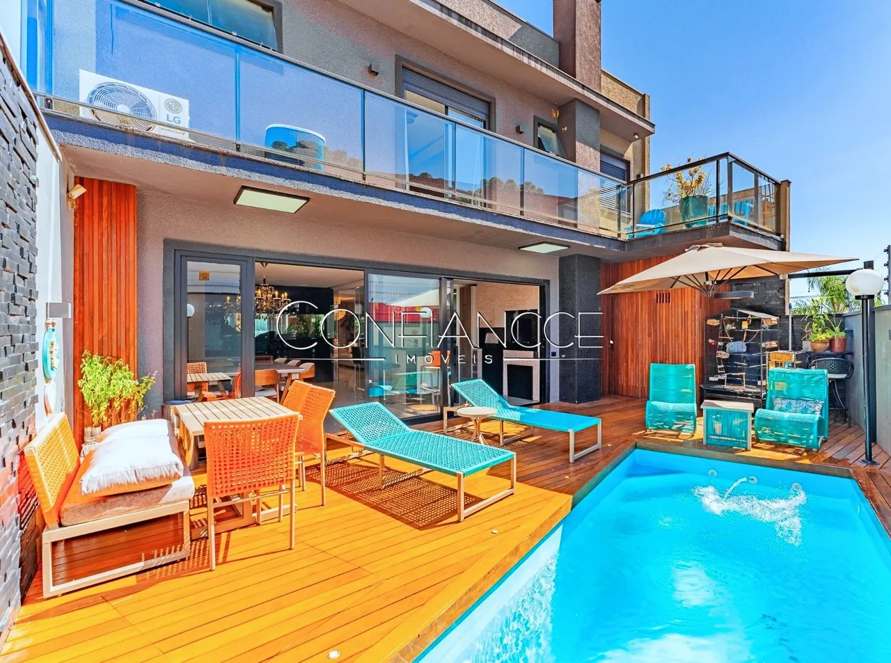 House for rent with 4 en-suite bedrooms, 314 m² — photo 2