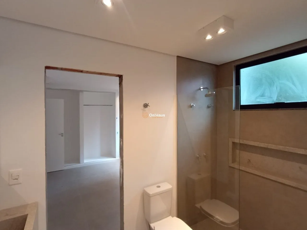Rental house with 6 en-suite bedrooms and 513 m² — photo 35