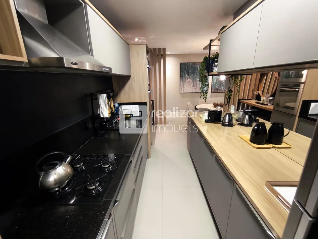 Furnished 3rd-floor apartment with 2 en-suites 170 m² — photo 2