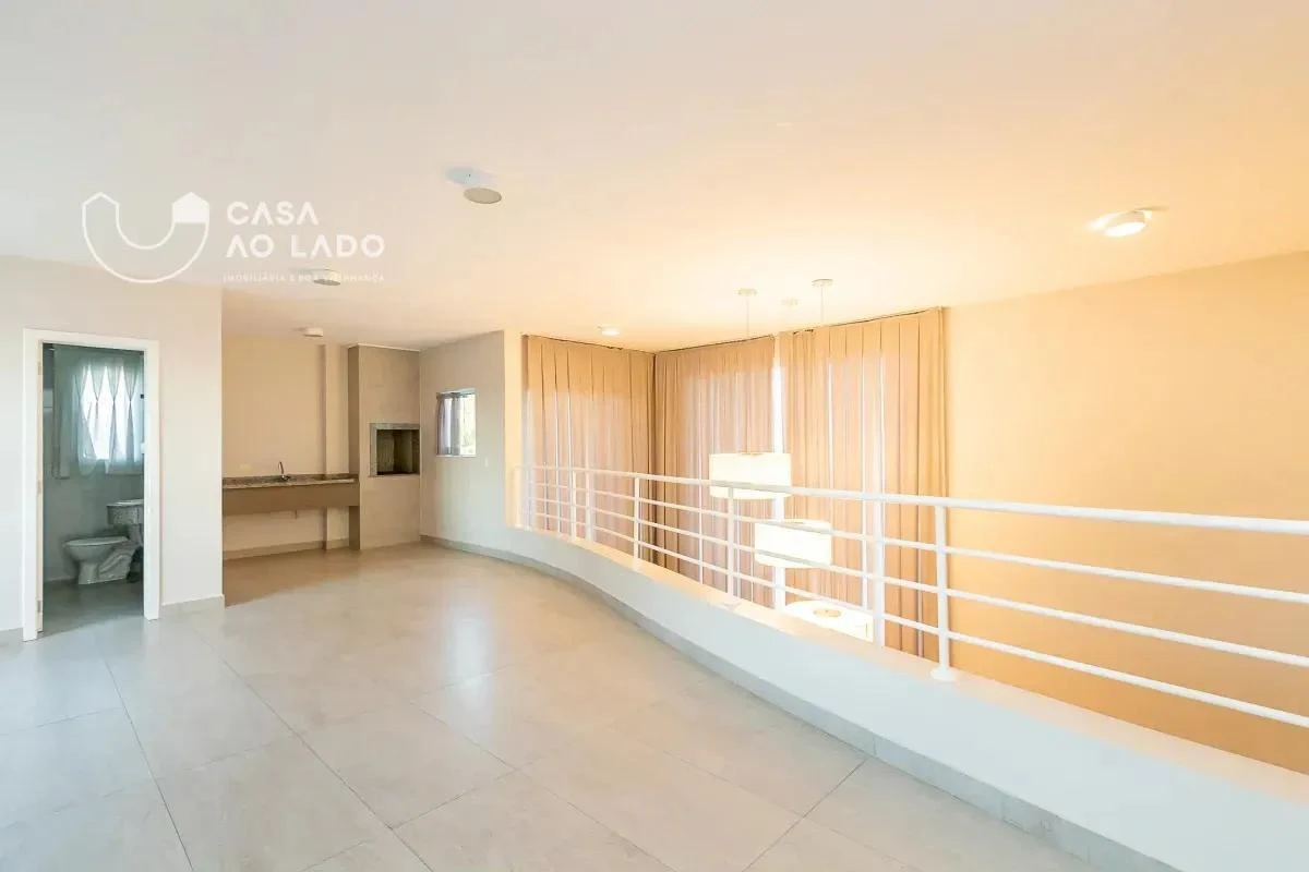 Balcony with a grill in a 3-bedroom house, 264 m² — photo 48