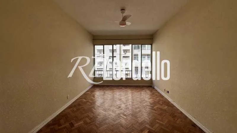 Apartment, 122 m², with wood or laminate floors — photo 12