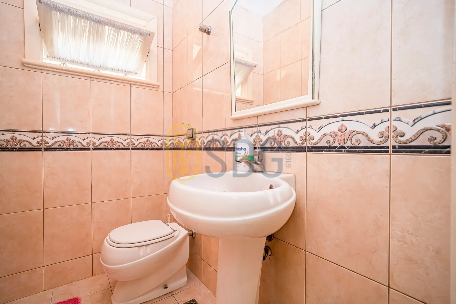 Furnished house with 4 bedrooms and 1 bathroom — photo 23