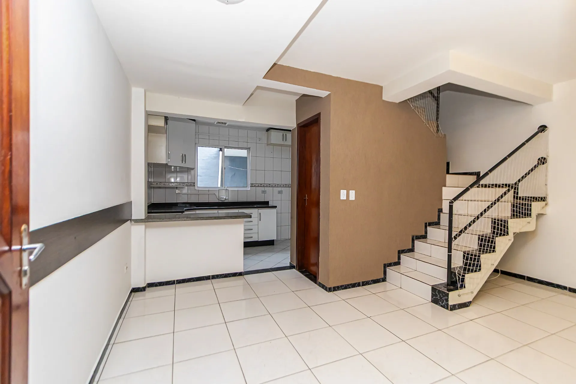 3-bedroom house with a grill on the balcony — photo 5
