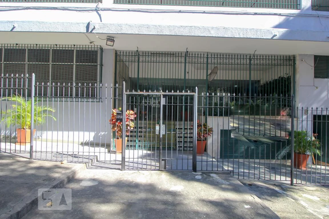 One-bedroom apartment with a mountain view in Rio de Janeiro — photo 4
