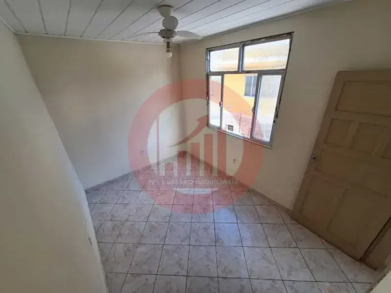 2-bedroom, 1-bath rental with no parking space — photo 5