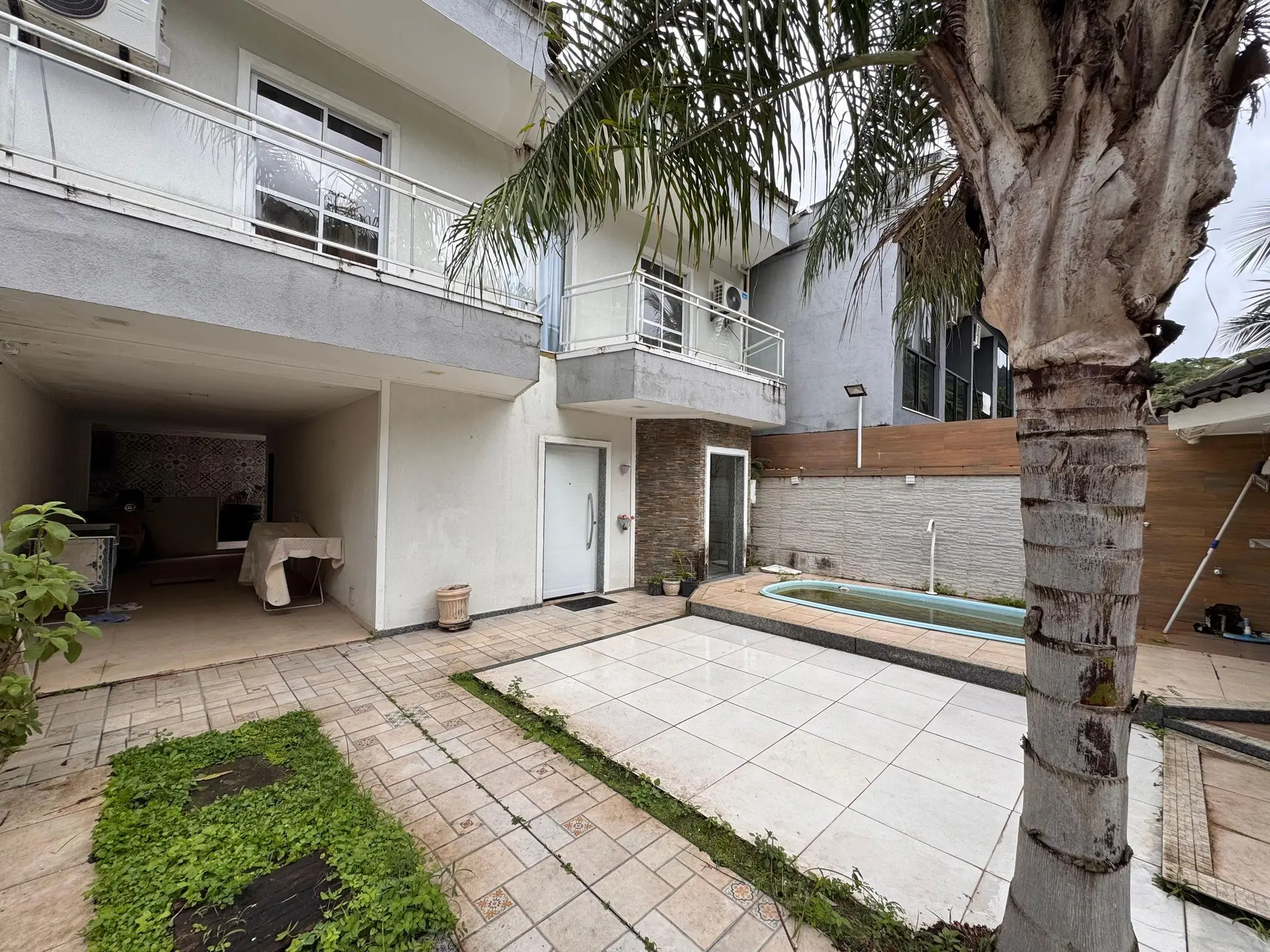 Furnished condo house with 3 bedrooms and laundry setup — photo 22