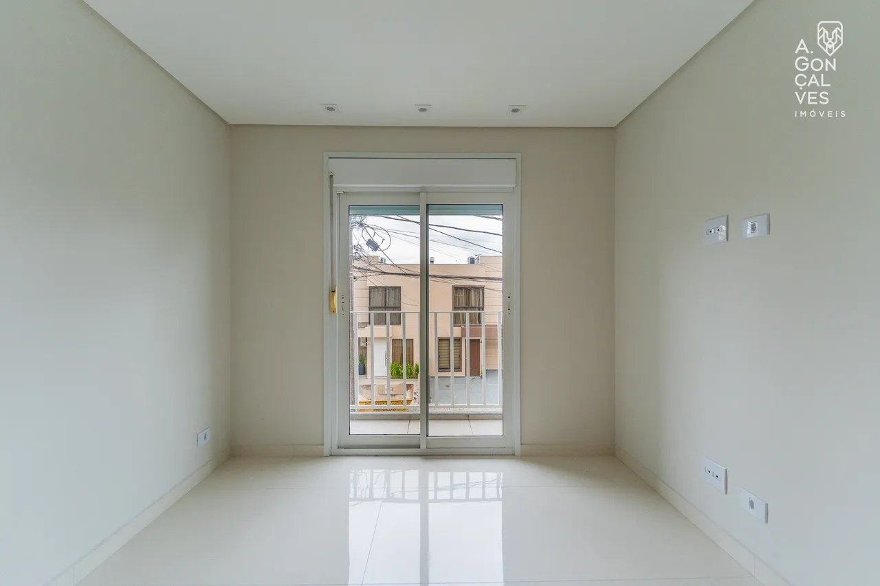 House with 3 bedrooms and an open-plan kitchen — photo 4