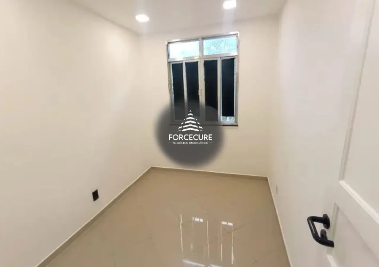 3-bedroom apartment with 3 bathrooms and tile floors — photo 9