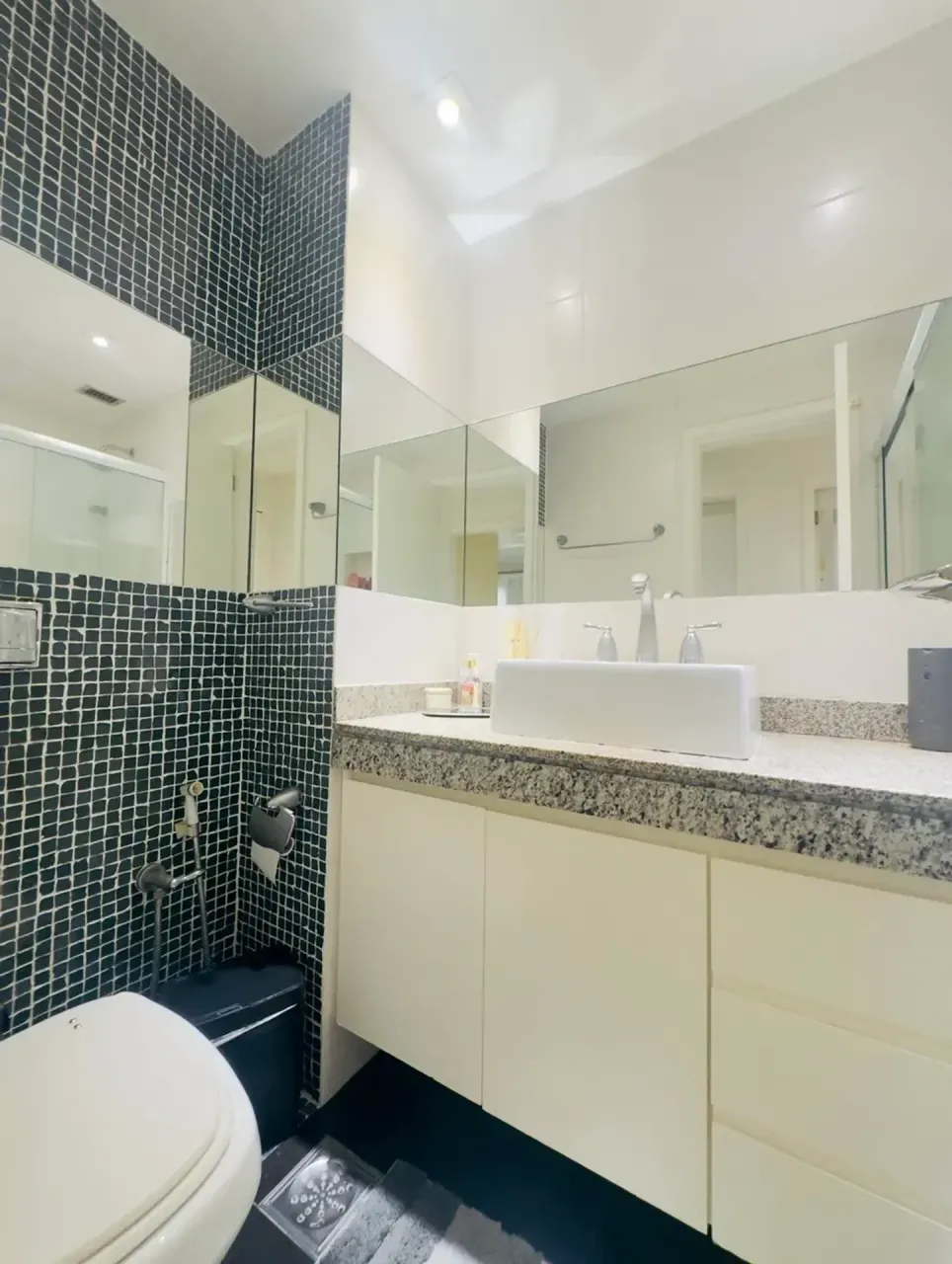 Apartamento mobiliado com 3 quartos e 3 banheiros — photo 17