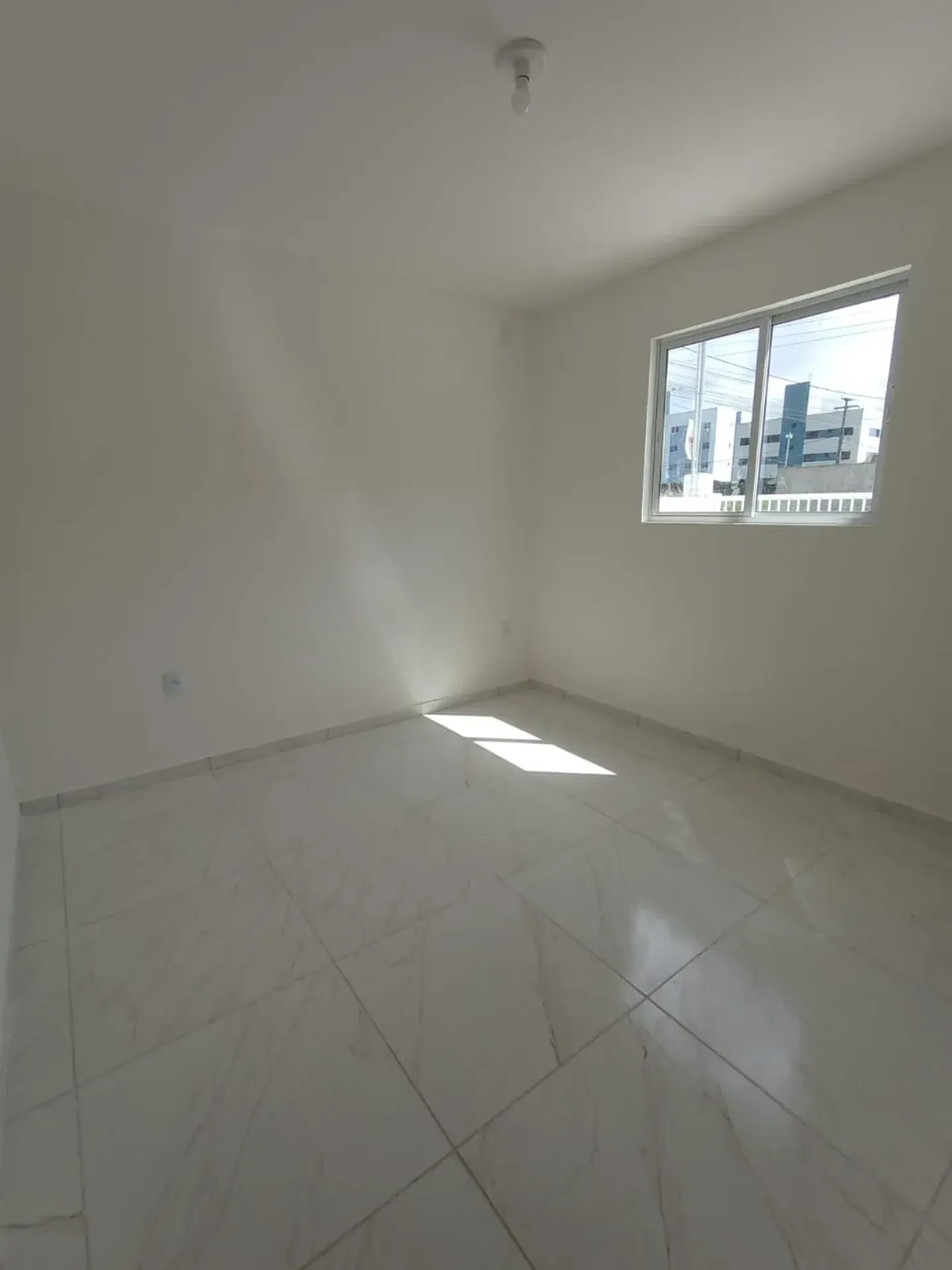 Unfurnished 2-bedroom apartment on the 3rd floor — photo 3