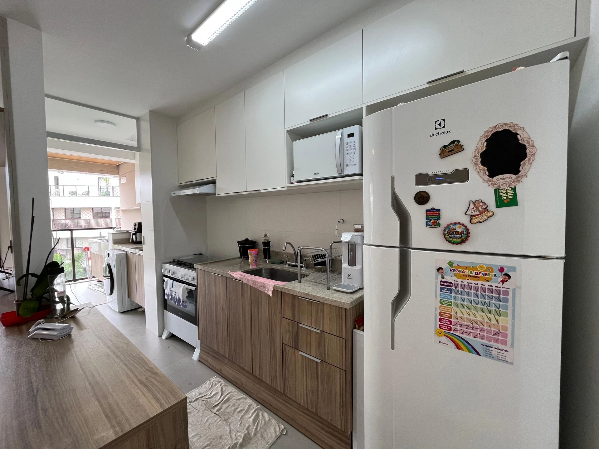 Furnished apartment, 89 m², with a glass-enclosed balcony — photo 4