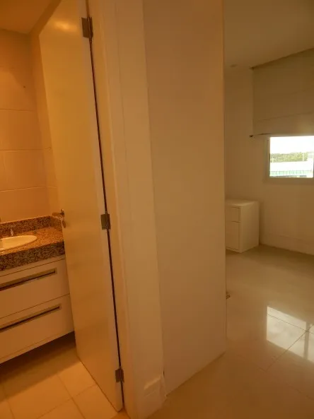 3-bedroom apartment in a building with a sauna — photo 3