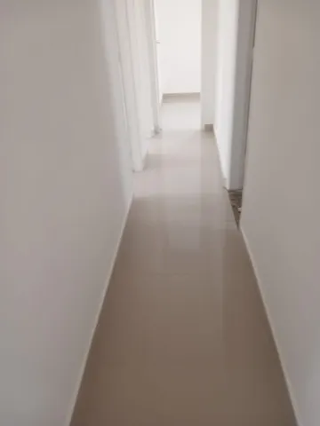 Unfurnished 3-bedroom apartment with a laundry area — photo 12